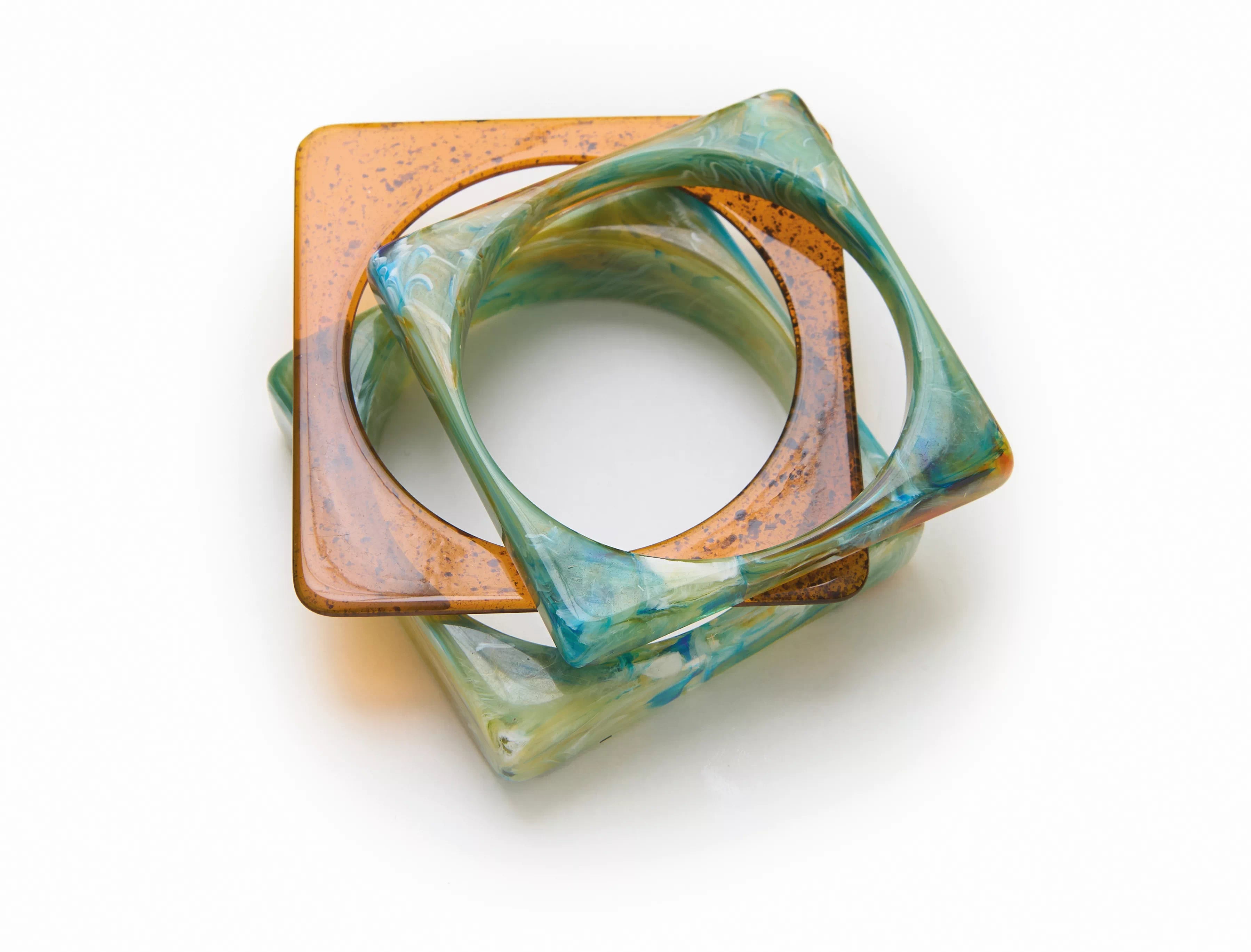 Image of GRETA SQUARE BANGLE