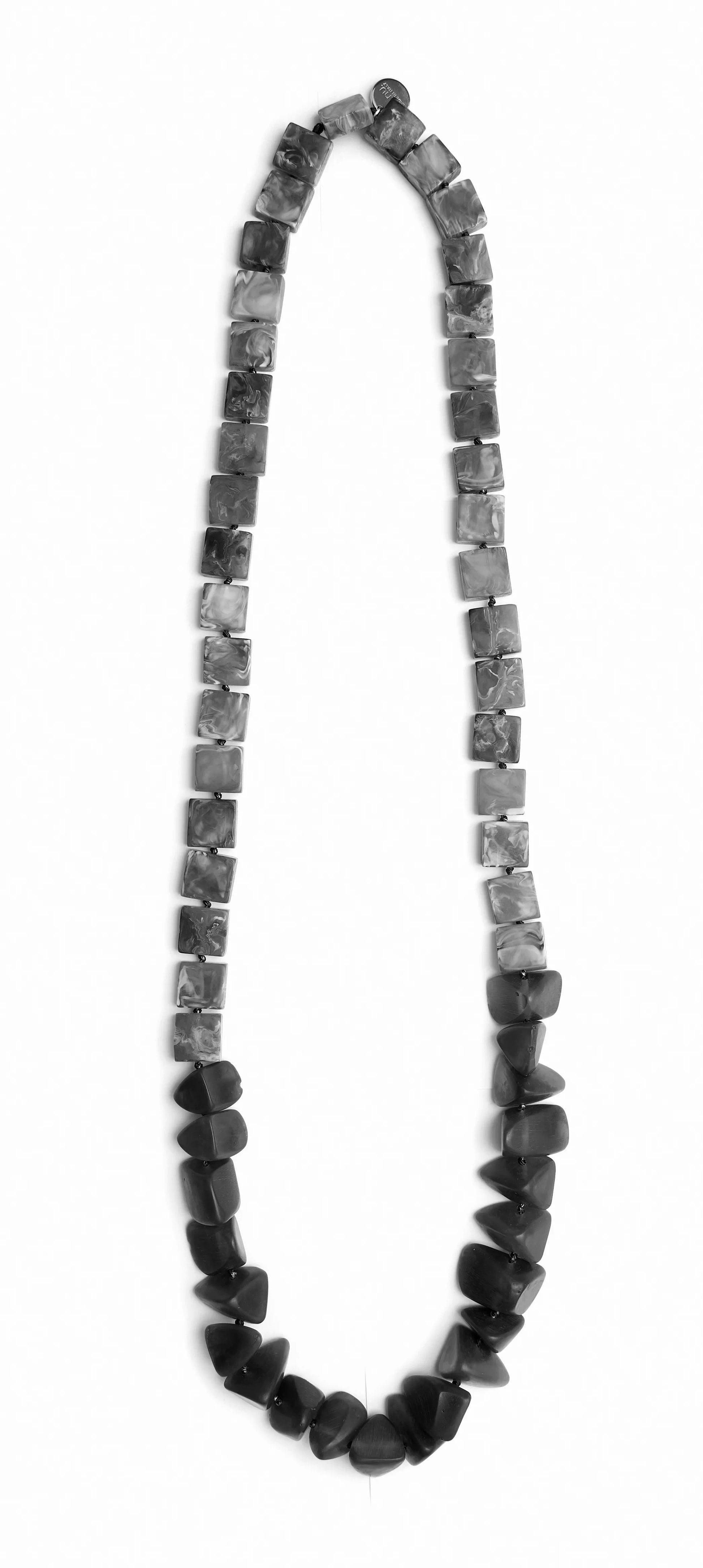 LEONIA LONG NECKLACE